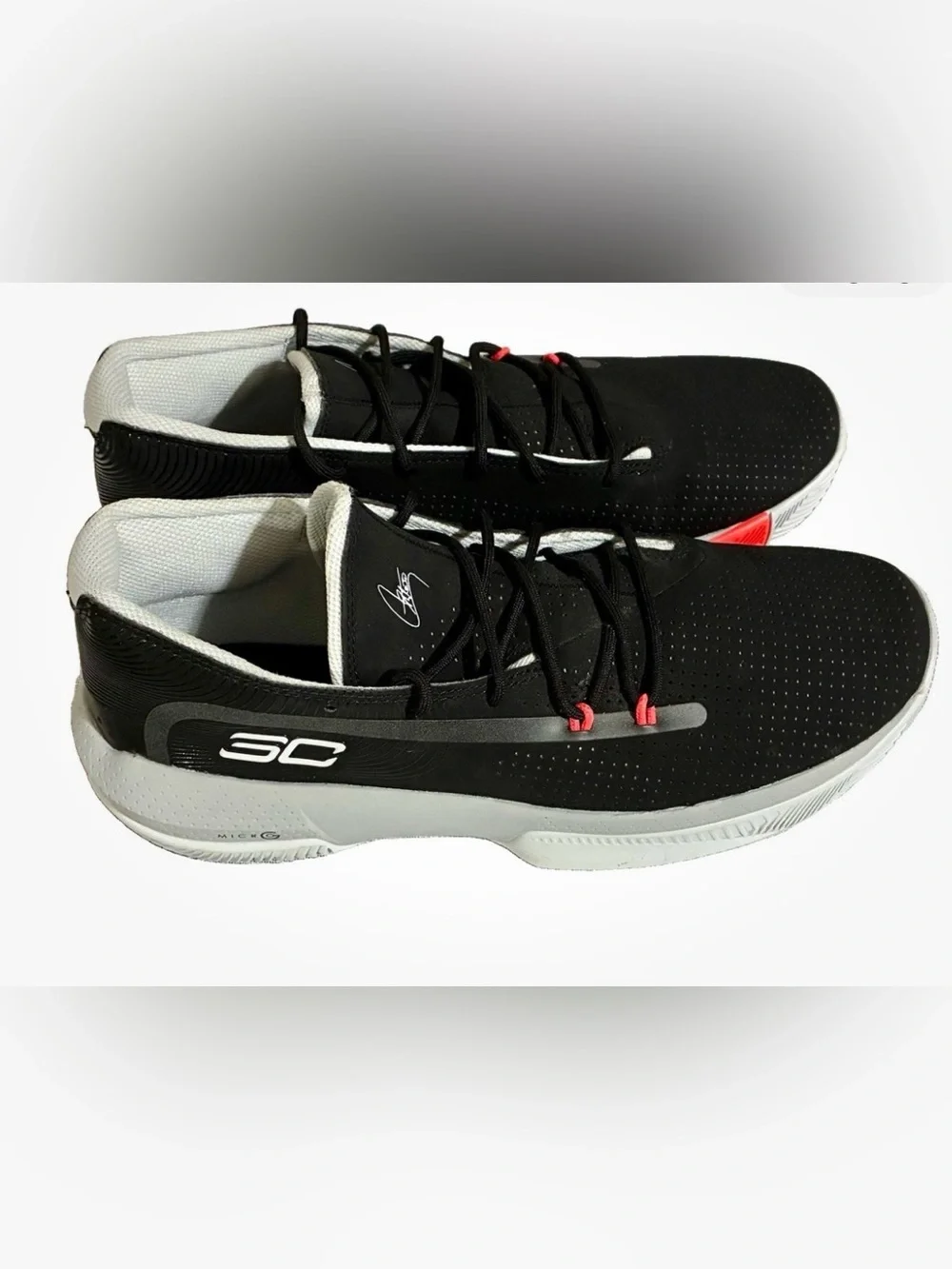 Under Armour Men’s Size 11.5 STEPH CURRY SC3ZERO III Basketball Sneakers